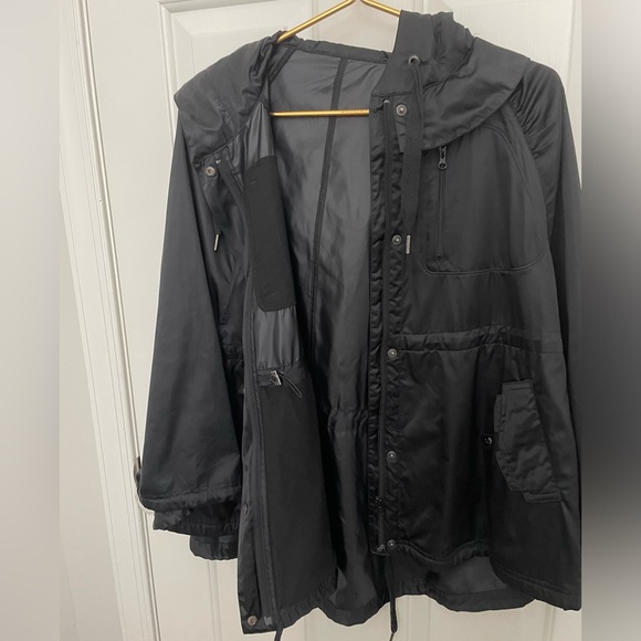 Lululemon Black Satin Wanderful Capelet Rain Poncho - Picture 3 of 8